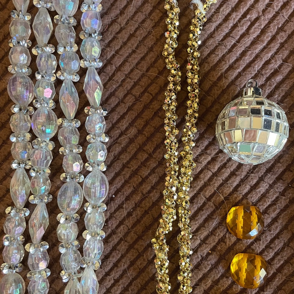 Gilded Treasures! Lot of 15+ Handmade paper and plaster ornaments &  decor items - Picture 14 of 15